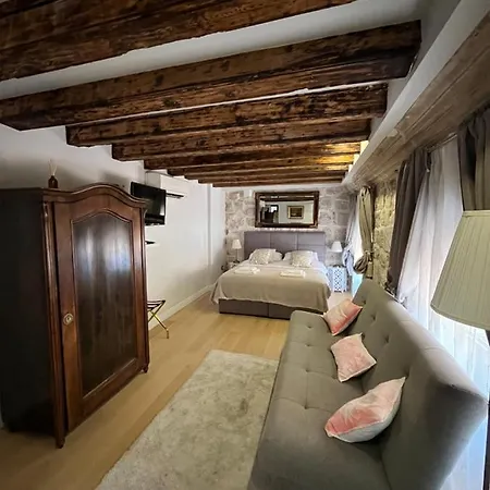 Guest house And