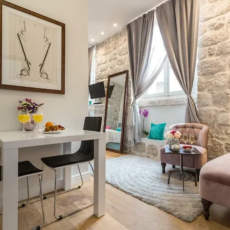 게스트하우스 아파트먼트 앤 룸스