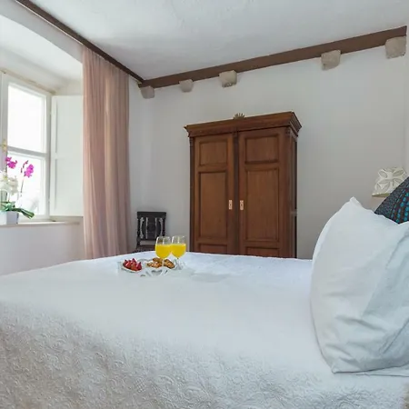 Guest house And