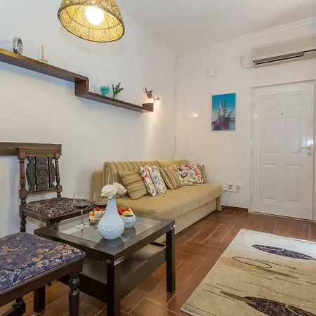 아파트먼트 앤 룸스