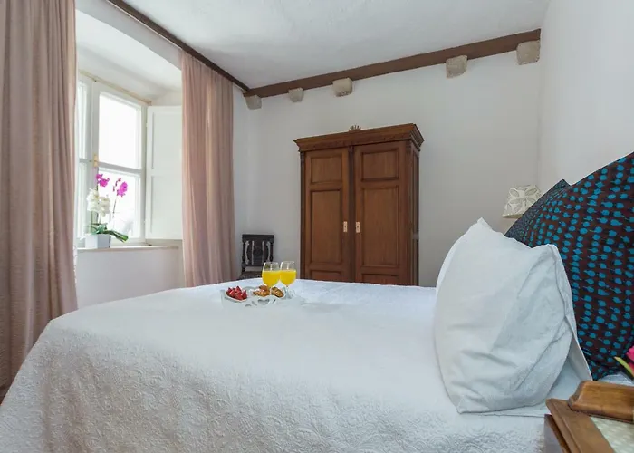 ゲストハウス アンド ルームズ ステイ